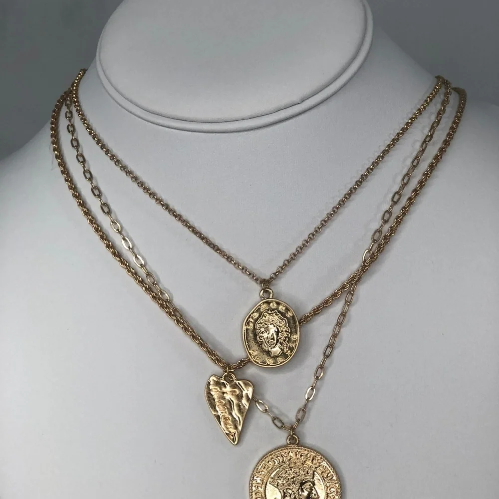 Lexy necklace